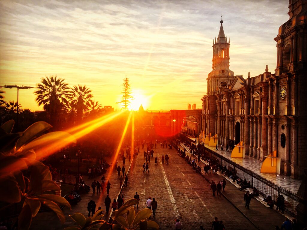 Tramonto su Plaza de Armas