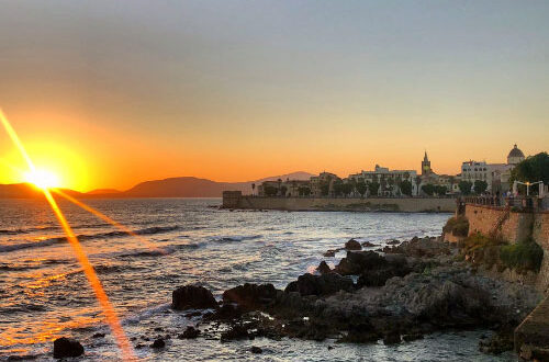 Tramonto sul lungomare di Alghero