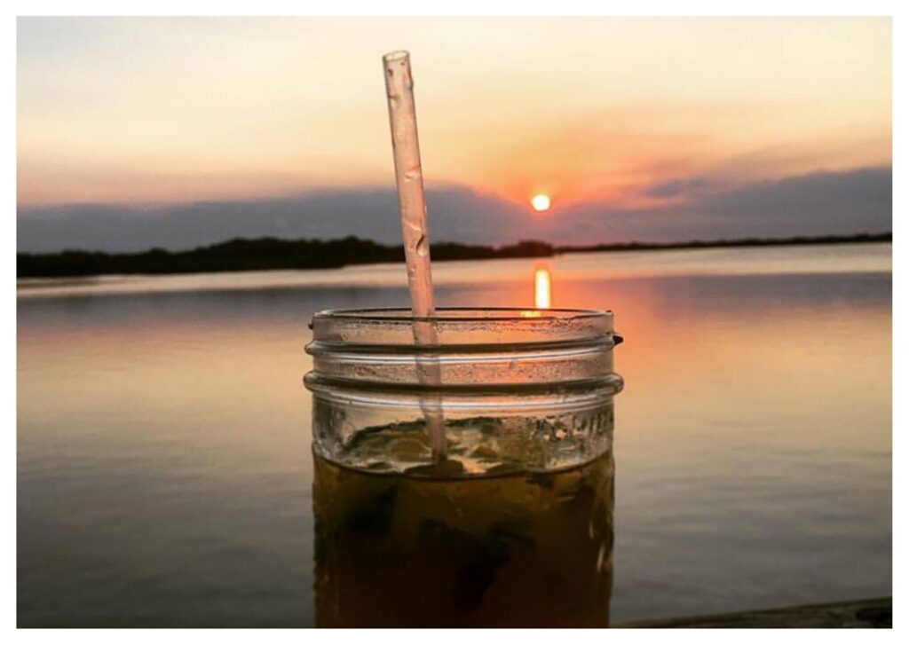 Mojito al tramonto presso il locale The Truck Stop