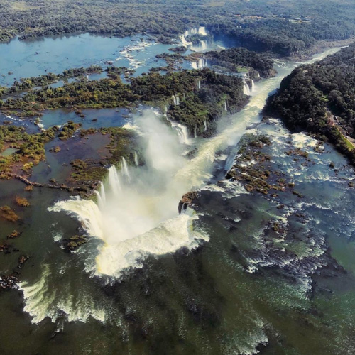 Le cascate di Iguazu viste dall'elicottero