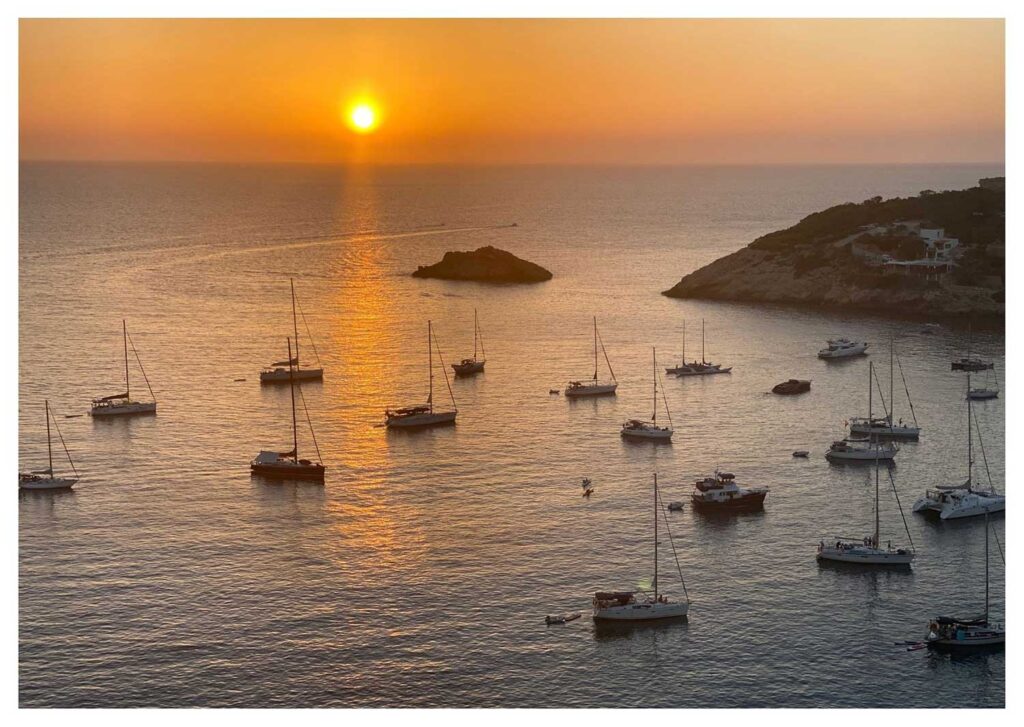 Cosa vedere a Ibiza: il tramonto a Es Vedrà