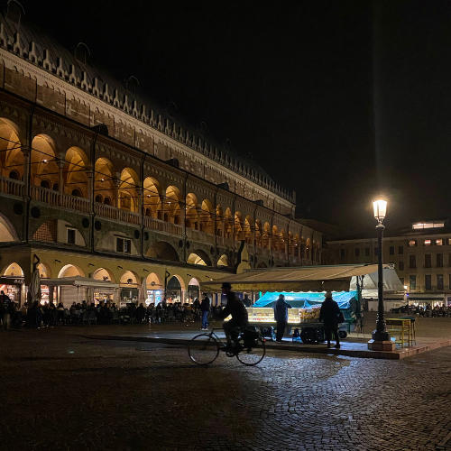 Cosa vedere a Padova: Piazza della Frutta