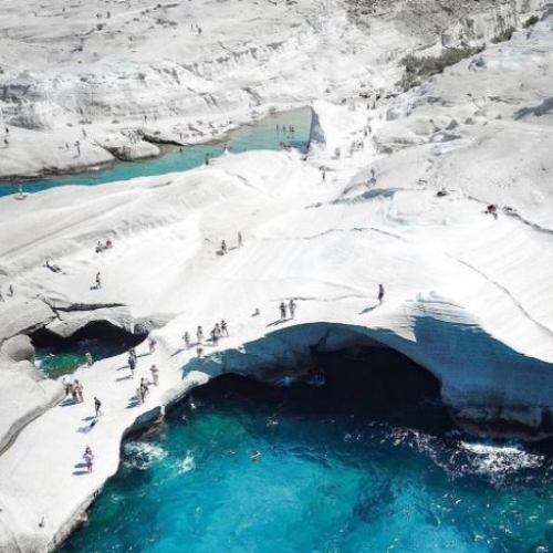 La baia di Sarakiniko