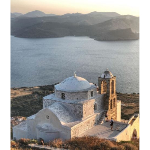 Il monastero di Plaka al tramonto