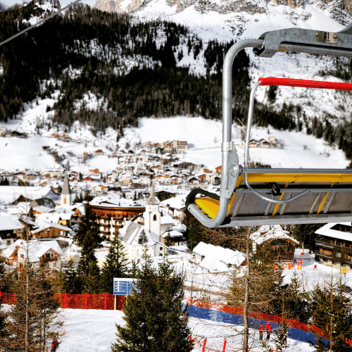 Il paese di Corvara visto dalla seggiovia