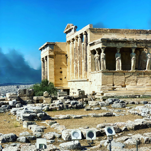 L'acropoli e il Portico delle Cariatidi