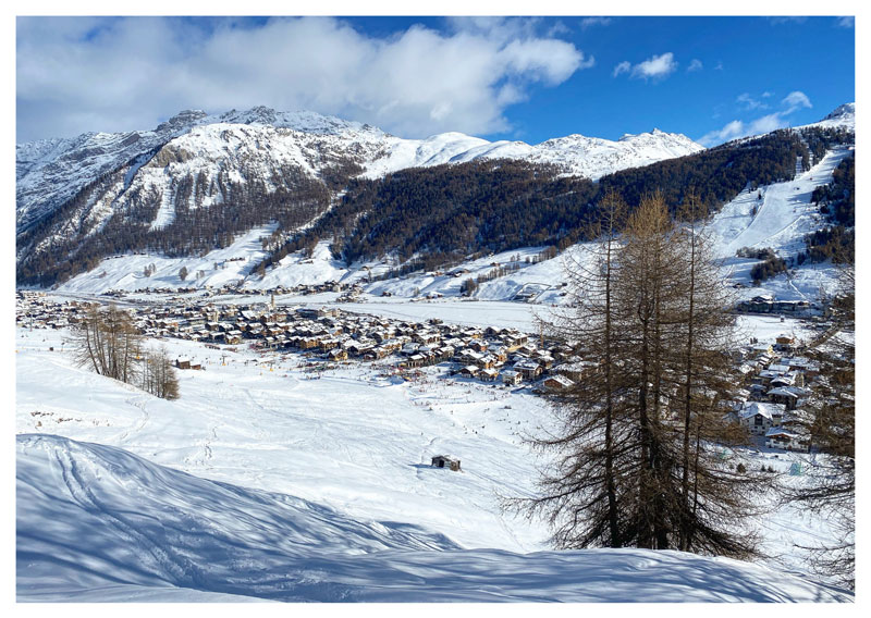 Il paese di Livigno innevato