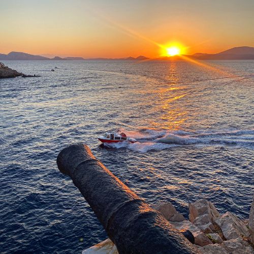 Il tramonto visto dal Castello di Kavos