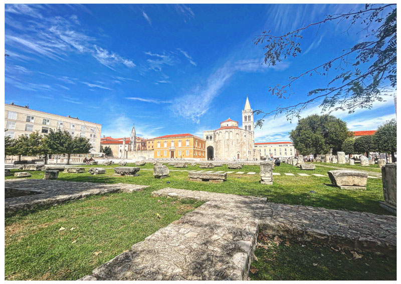 Duomo di San Donato e Foro Romano