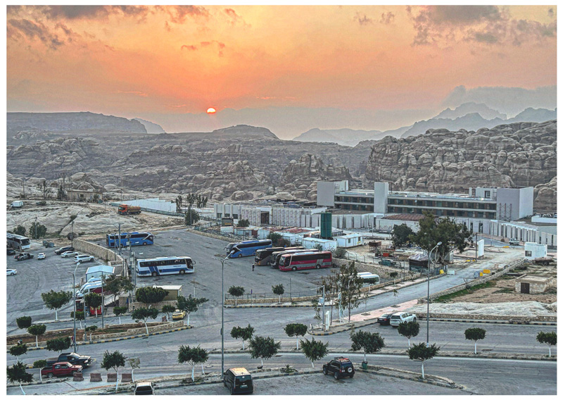 Tramonto dalla camera del Petra Moon Luxury Hotel